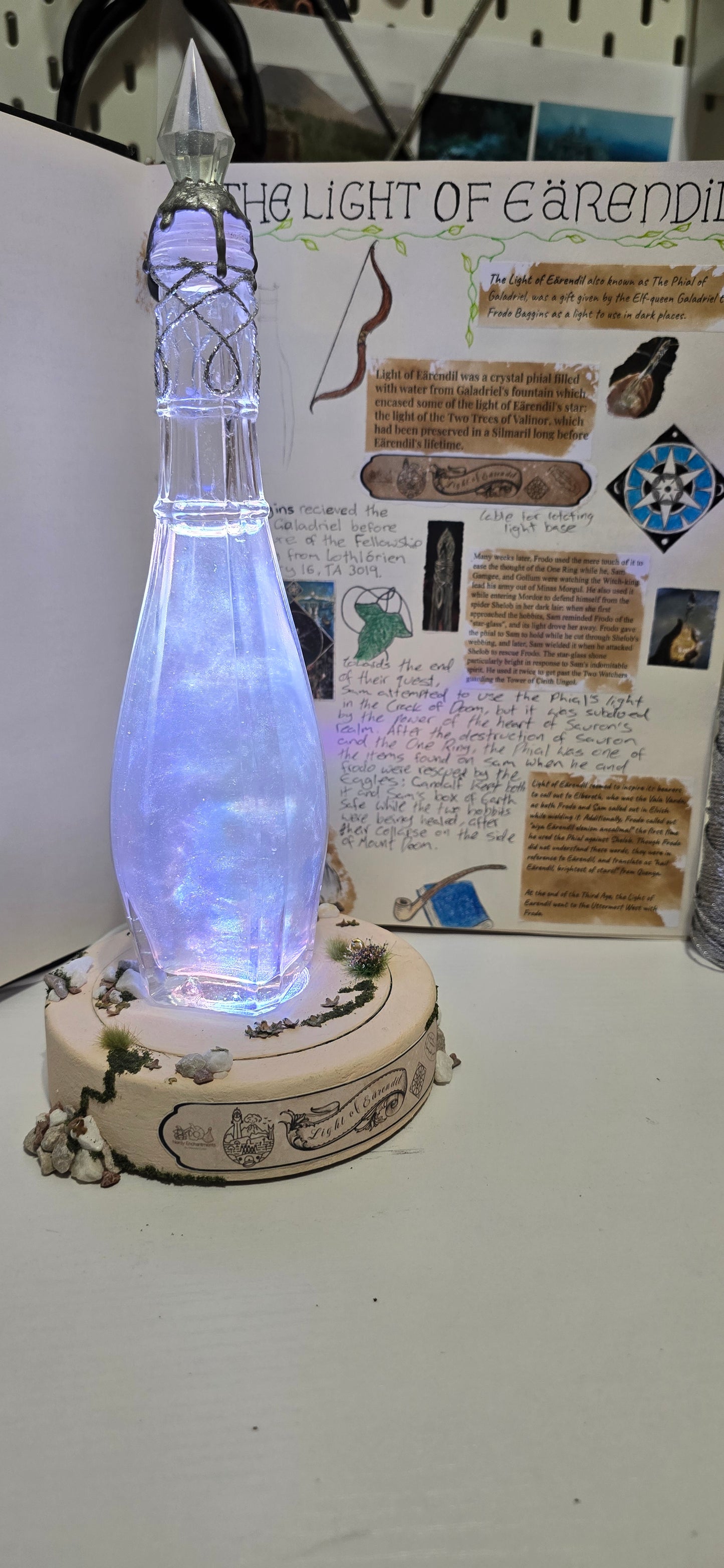 Light Of Eärendil Potion Bottle with rotating light base