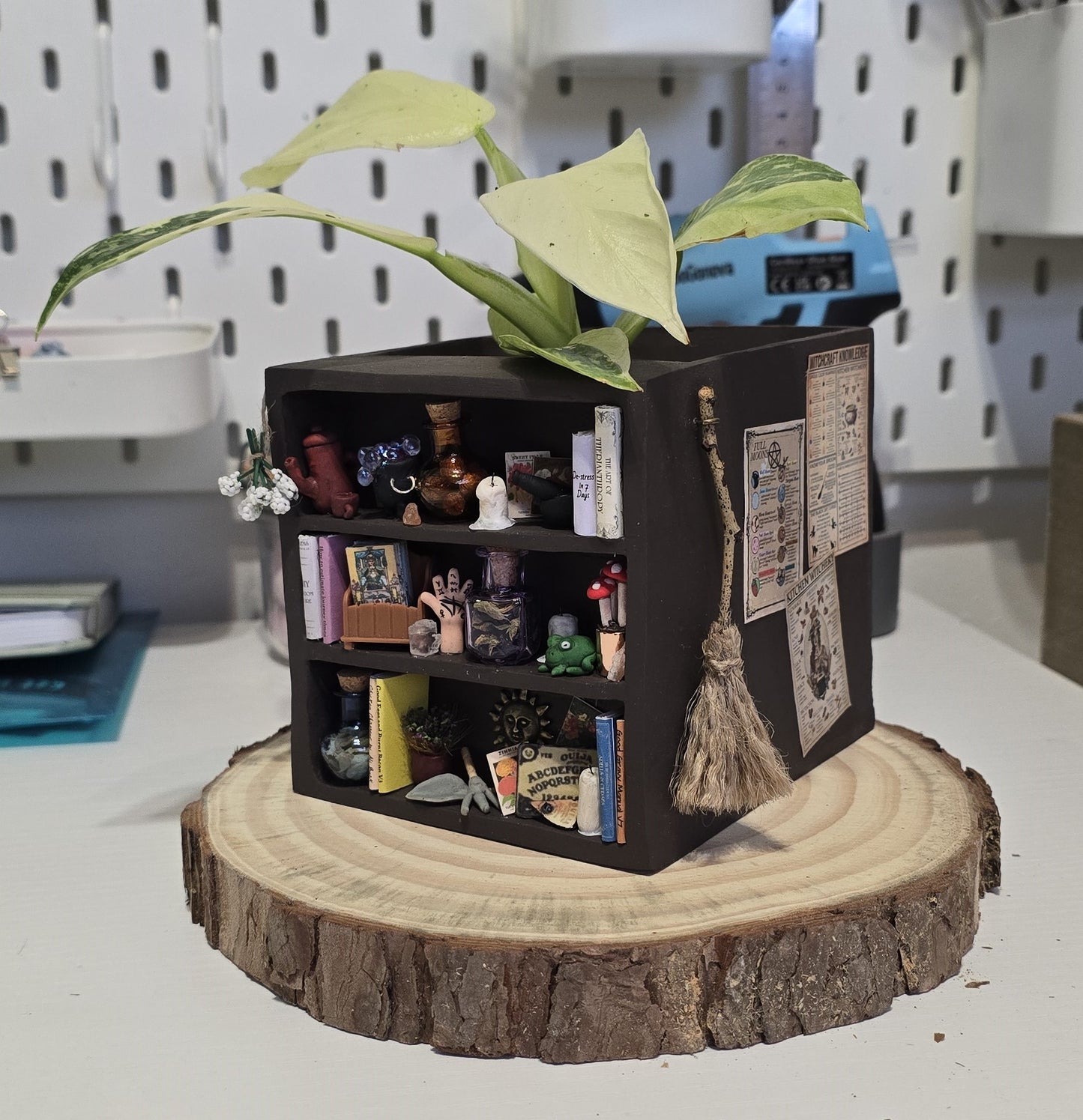 Apothecary Plant Pot